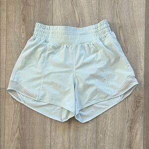 Lululemon Athletica Hotty Hot Shorts 3.5" Size 4 Light Blue
